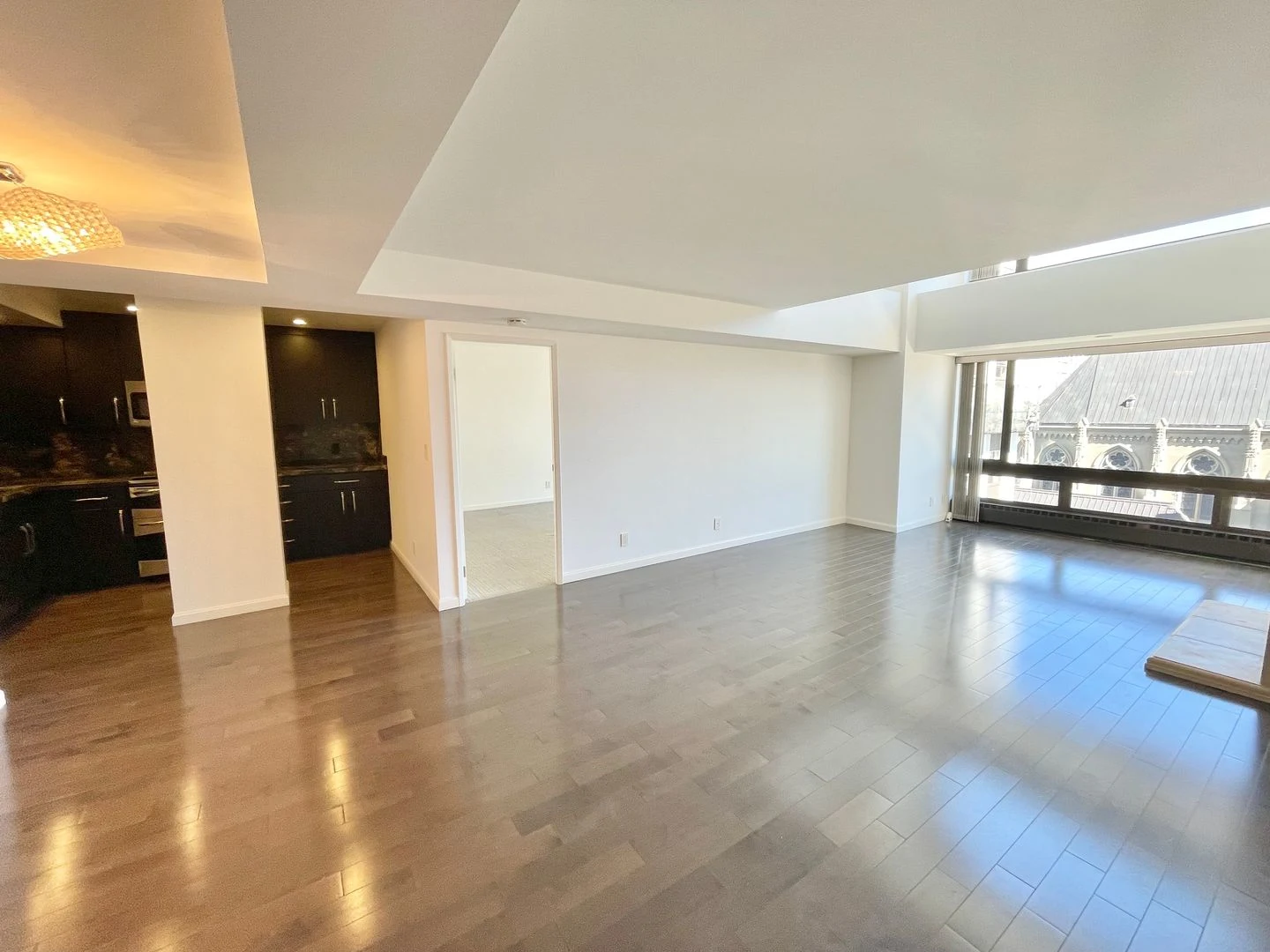 Iconic Gramercy Towers! 2 Story 2BR/2.5BA! 1,745SqFt!  VIEWS! Pool! Fitness! Pet! Parking!  Laundry!  PROGRESSIVE photo 5