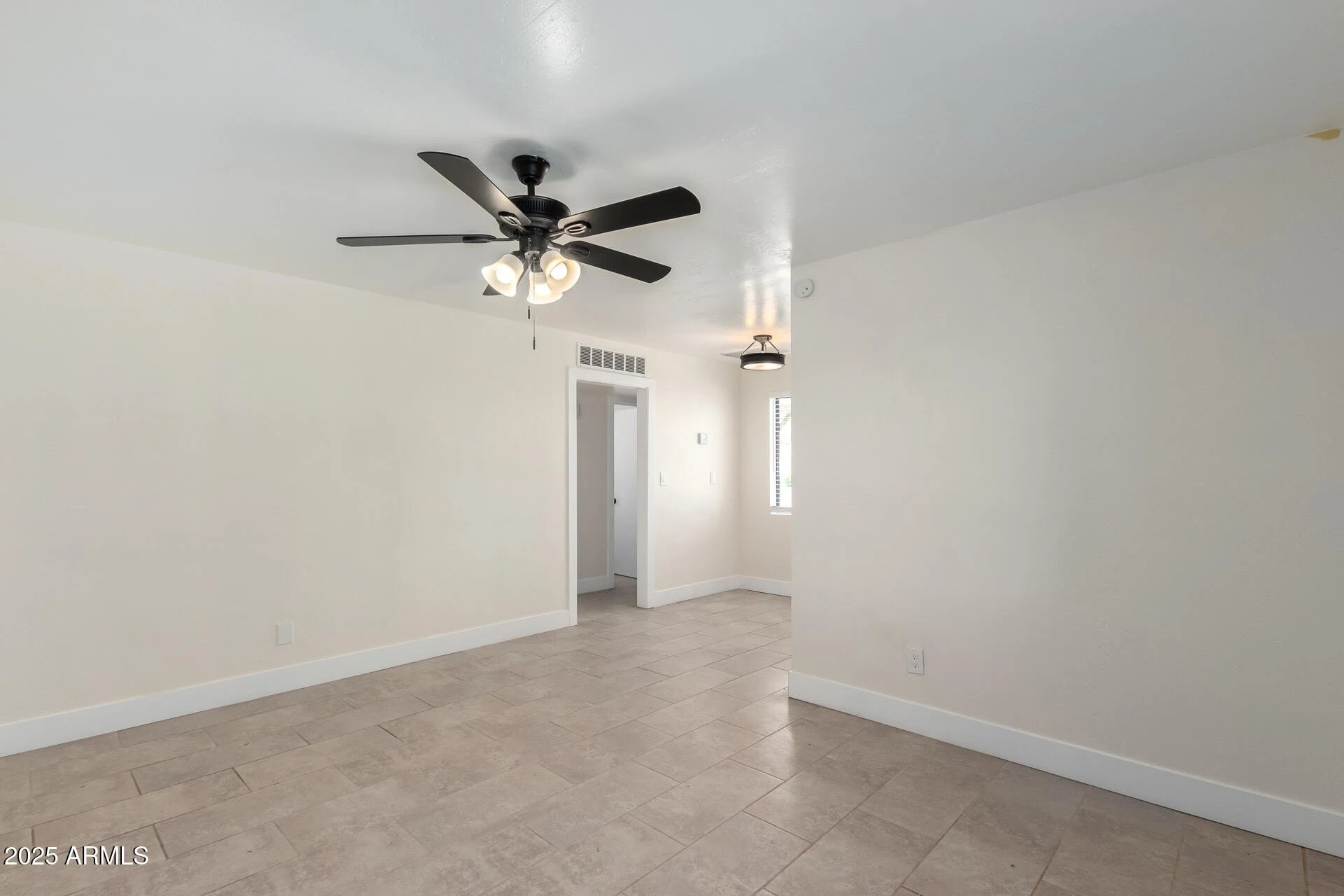 6813 E AVALON Drive photo 4