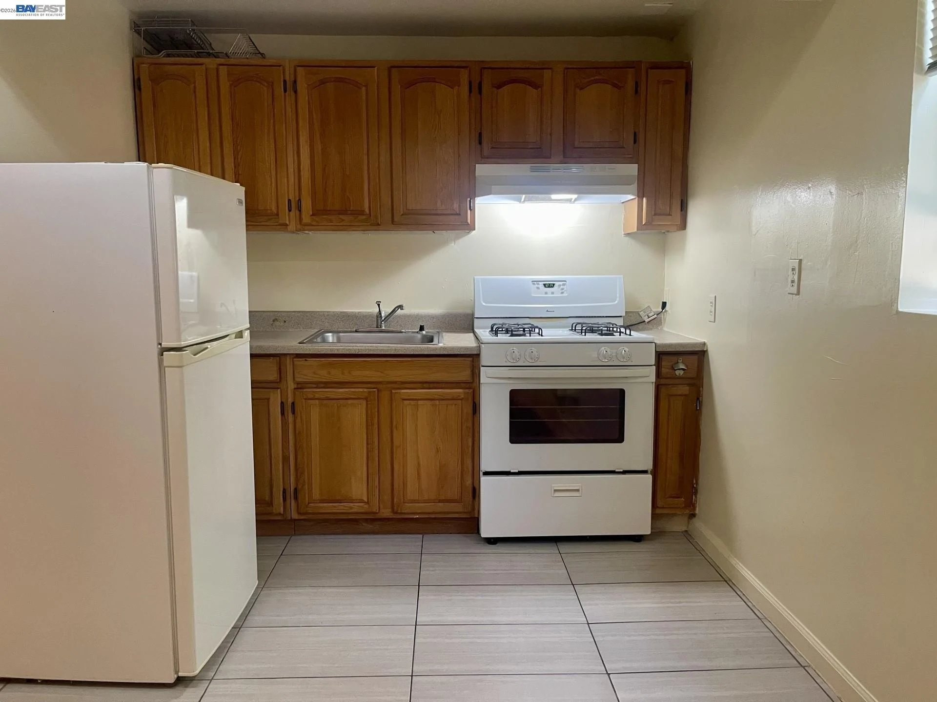 1BR/1BA Single Family House on Robey Dr · San Leandro photo 2