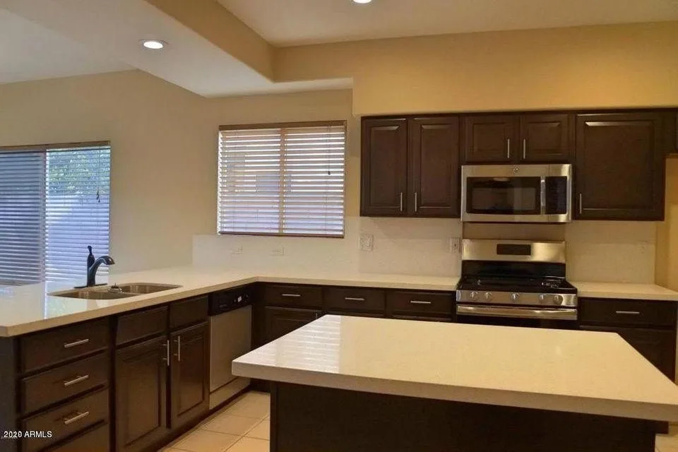300 N BULLMOOSE Drive photo 2