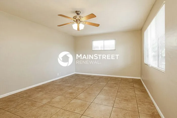 2339 W Avalon Dr Phoenix, AZ 85015 photo 4