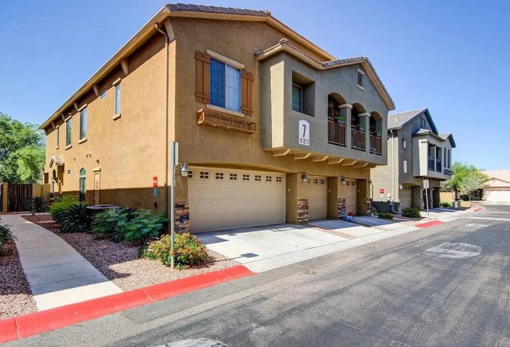 2250 E Deer Valley Dr Phoenix, AZ 85024 photo 2