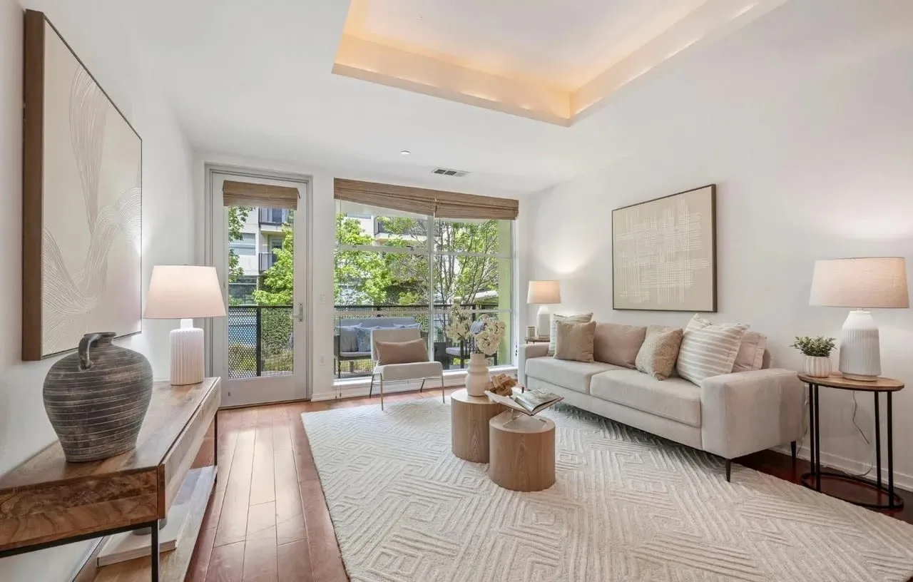 Dogpatch: Exceptional 1 Bed 1.5 Bath Condo @ Esprit Park With Garage Parking And Storage photo 2
