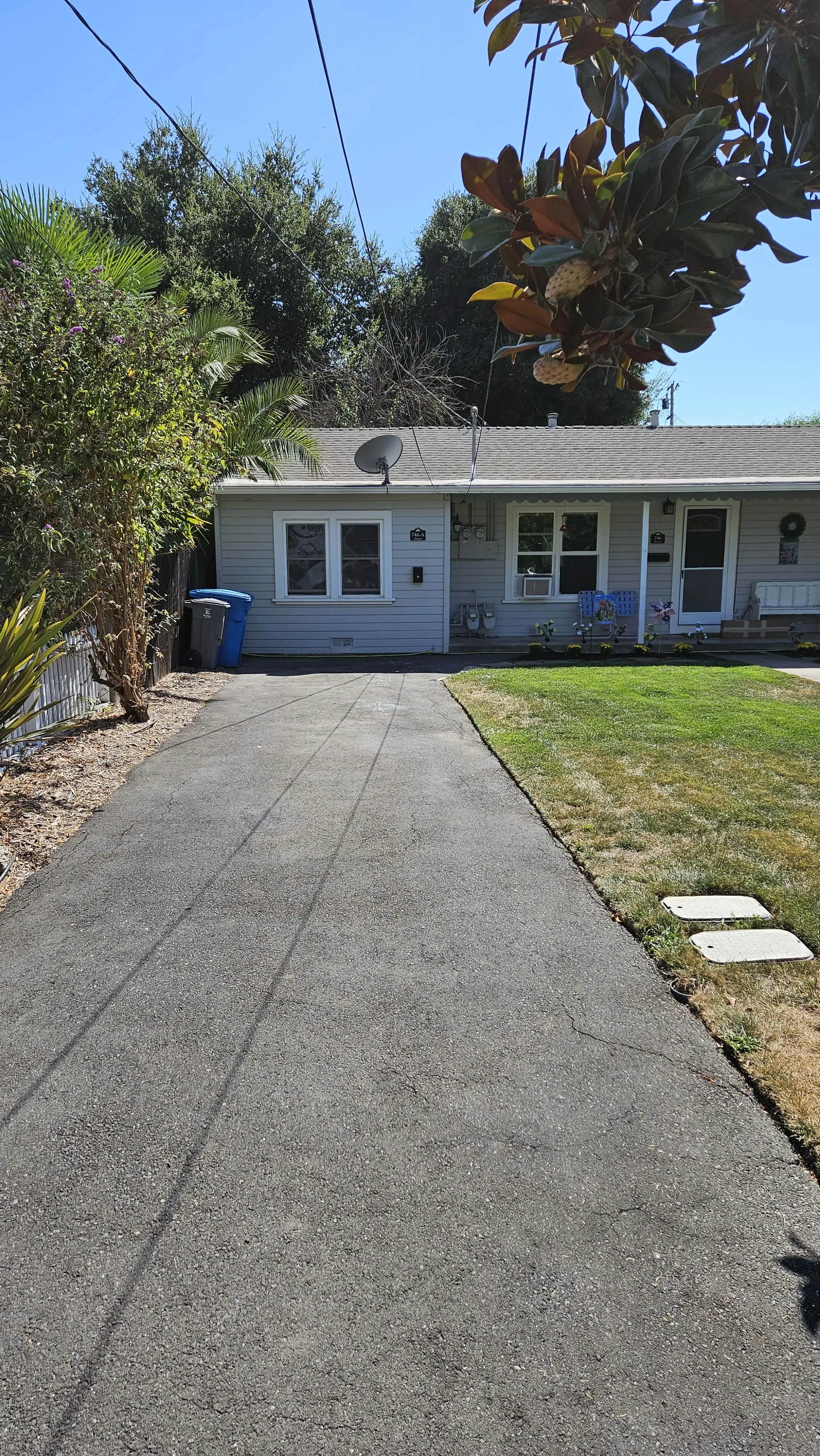 746 Dexter St photo 3
