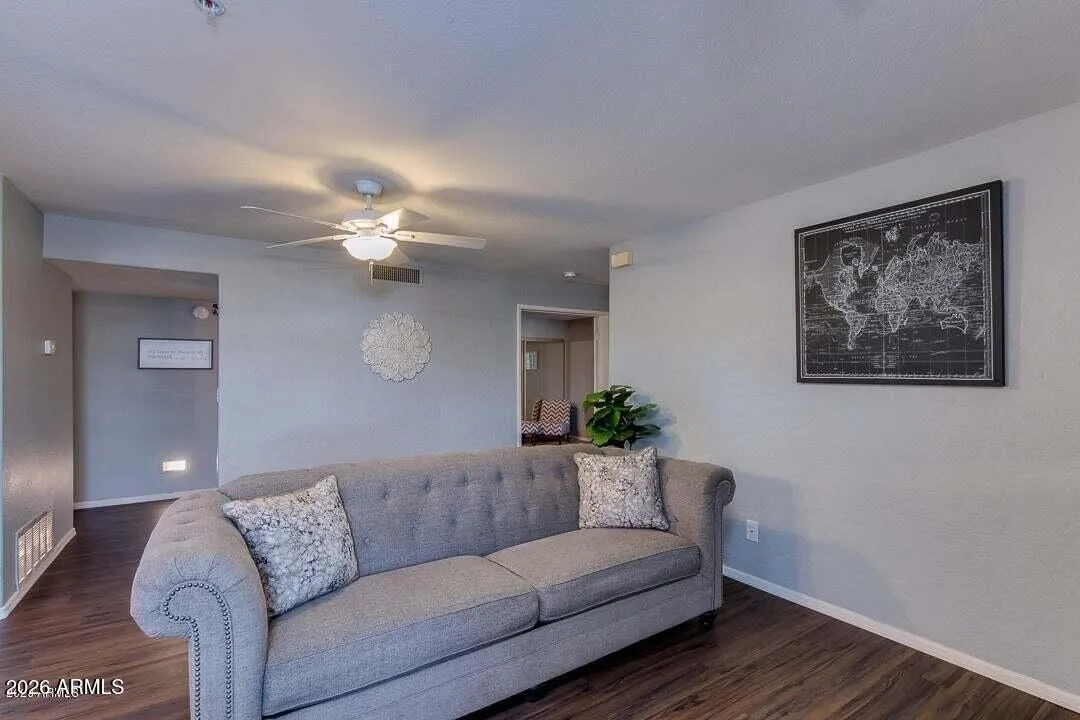 1333 E Morten Avenue E photo 5
