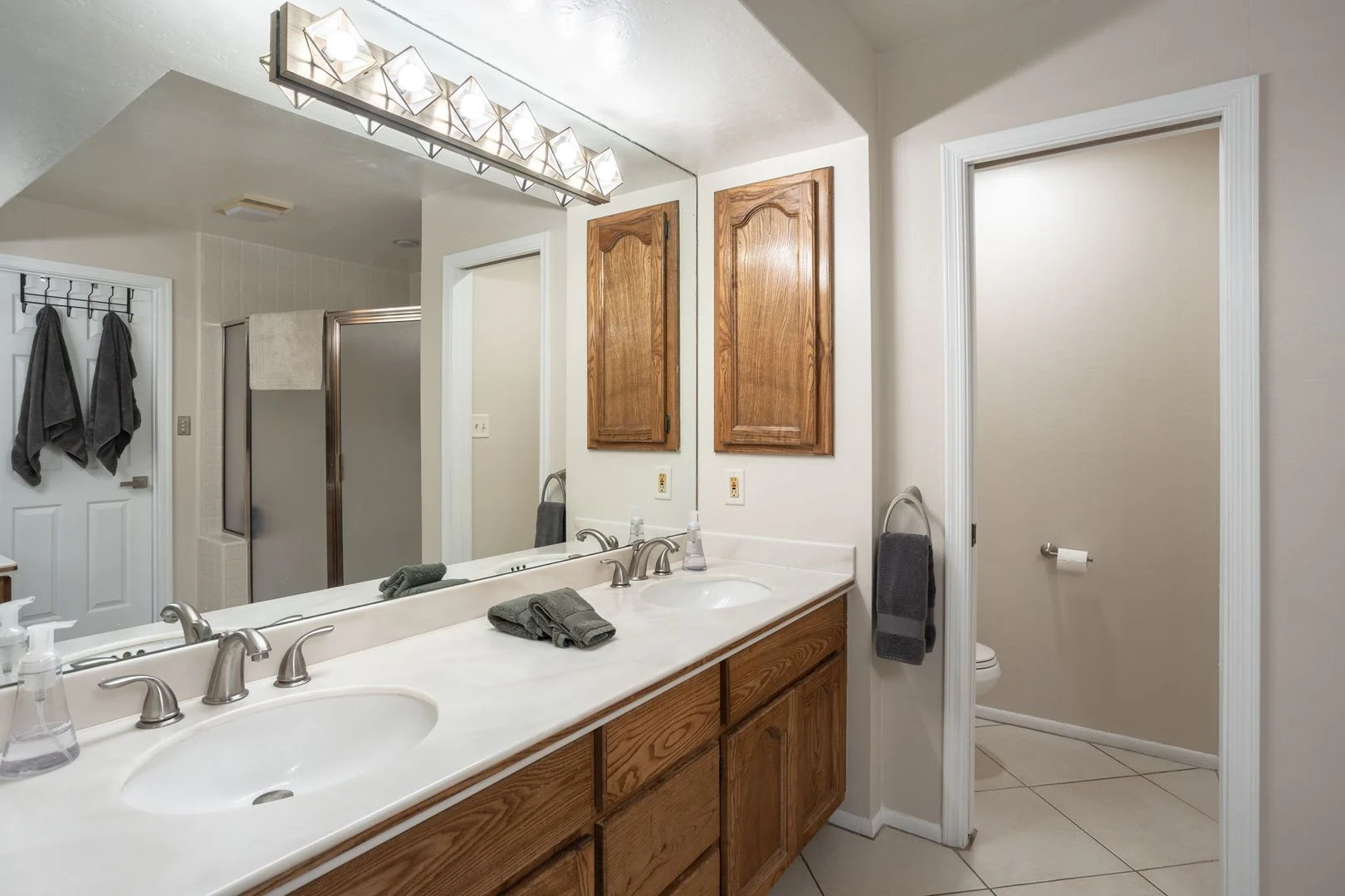 5200 South Lakeshore Drive #128 photo 2