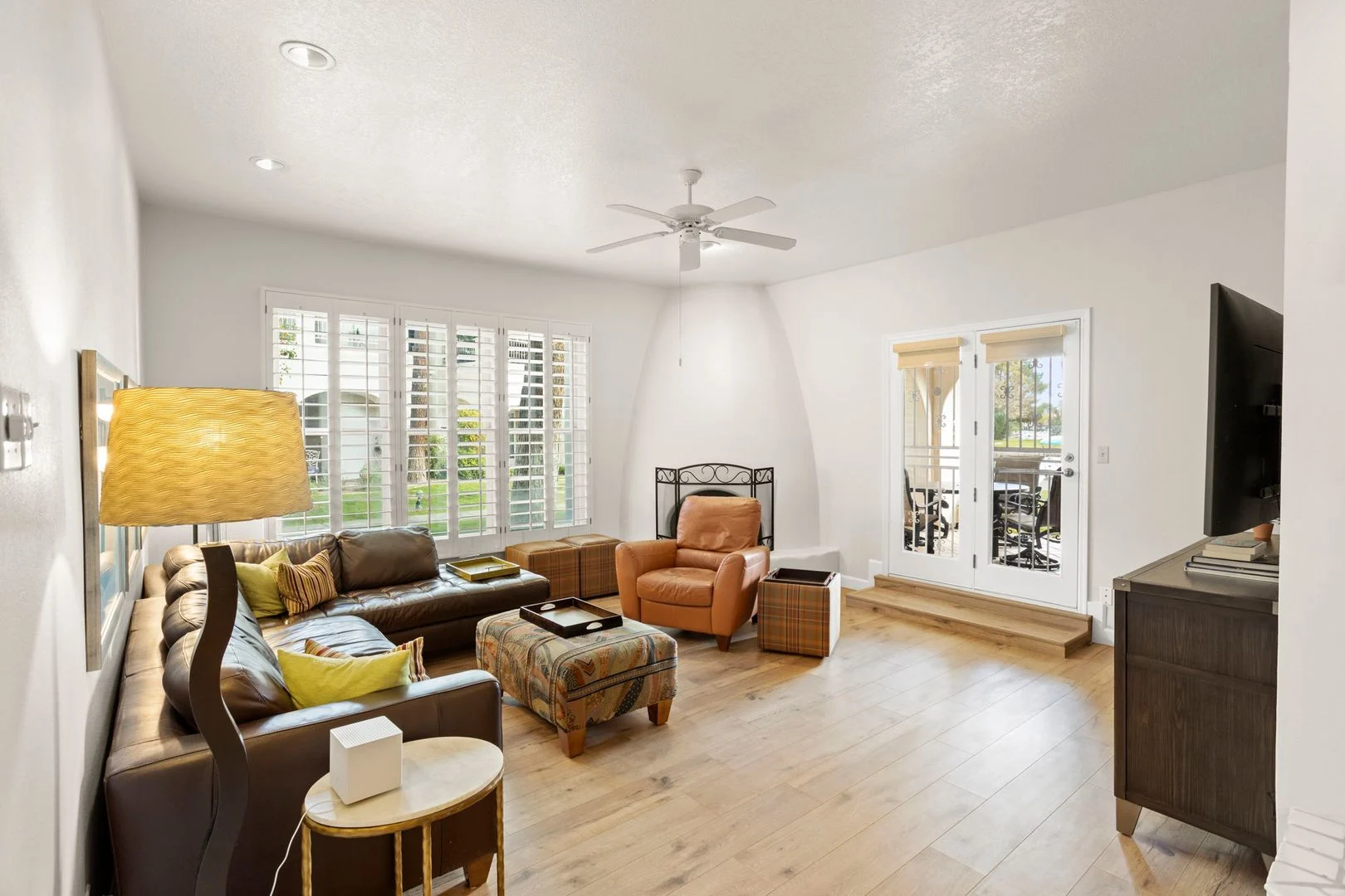 5200 South Lakeshore Drive #128