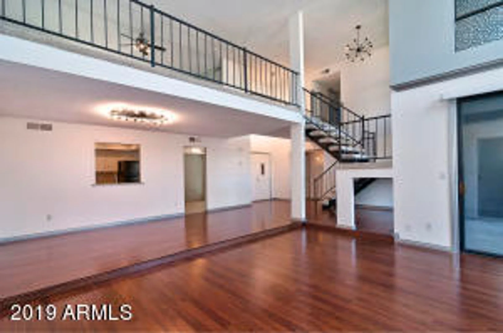 Apply Here www.realty480pm.appfolio.com/listings photo 4