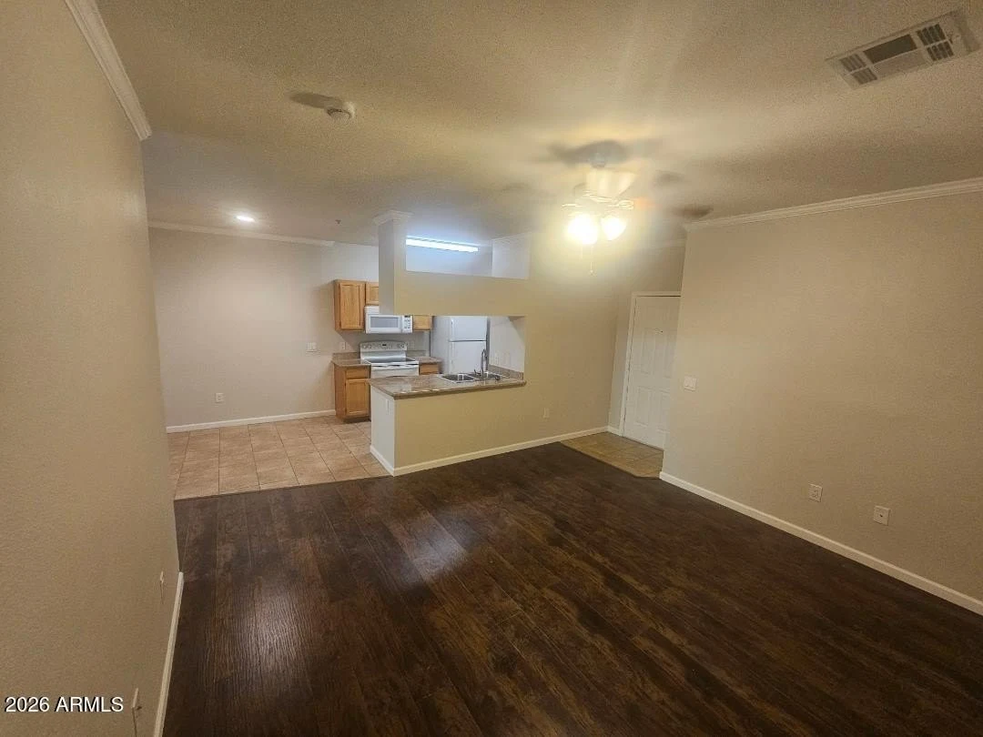 5401 E VAN BUREN Street photo 4