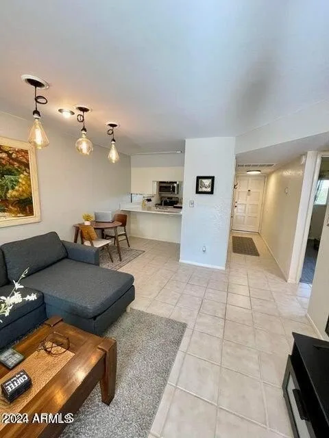 7436 E Chaparral Road photo 2