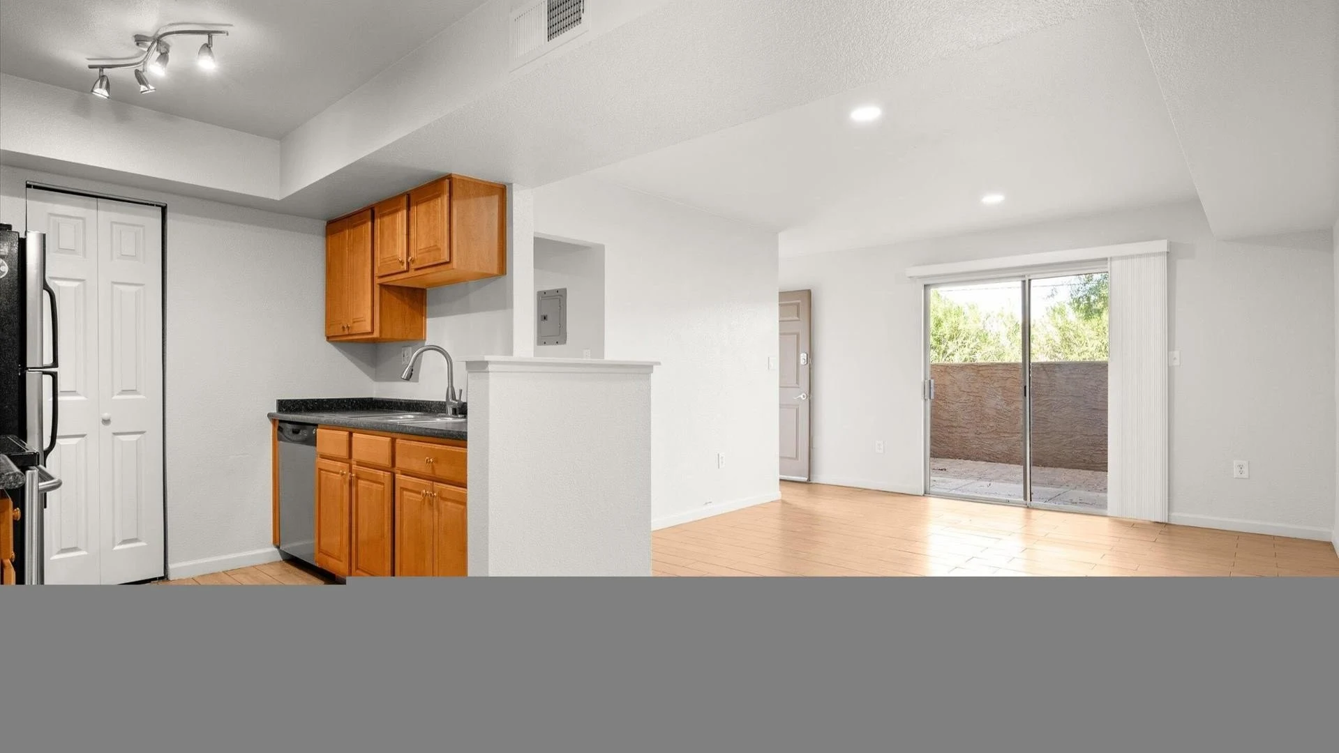 5877 N Granite Reef Rd Scottsdale, AZ 85250 photo 3