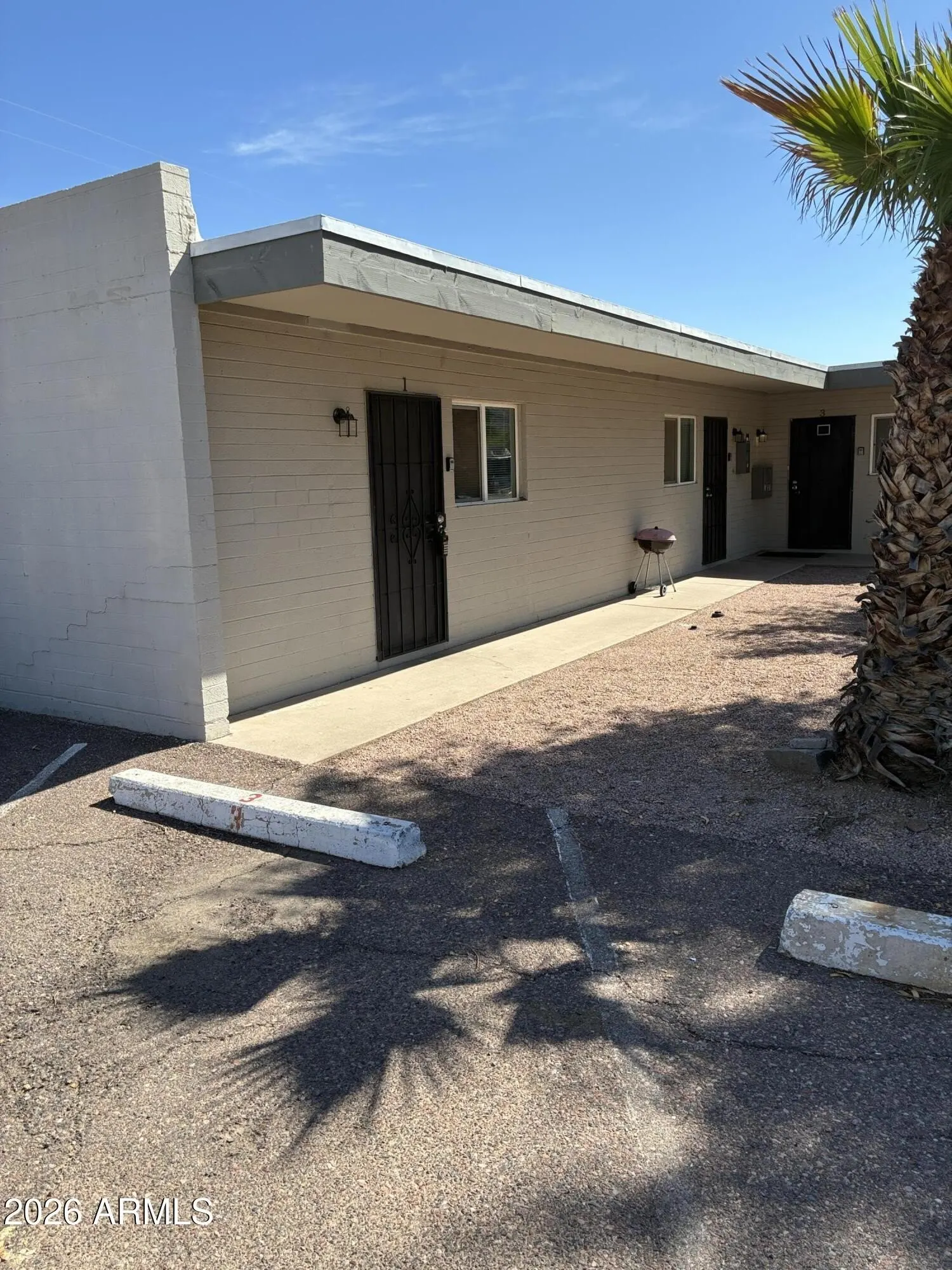 730 E Siesta Dr photo 2