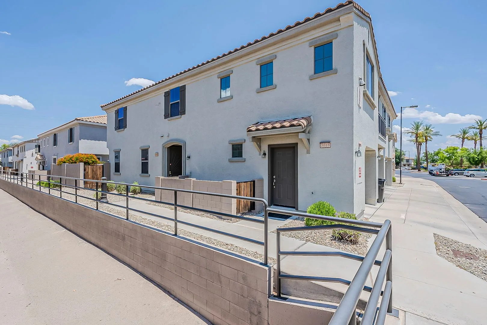Beautiful Townhome in Phoenix Arizona photo 3