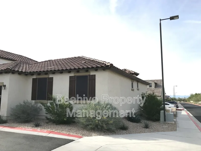 3014 N 72nd St photo 5