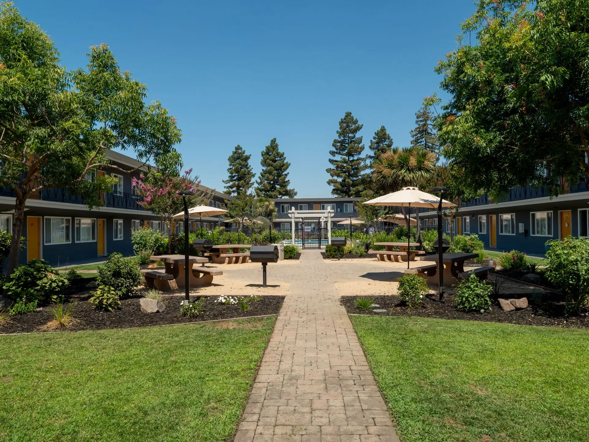 Redwoods Apartments photo 3