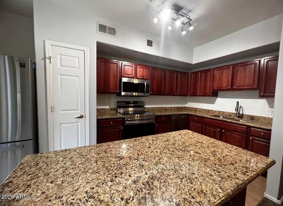 18250 N Cave Creek Rd Phoenix, AZ 85032 photo 4