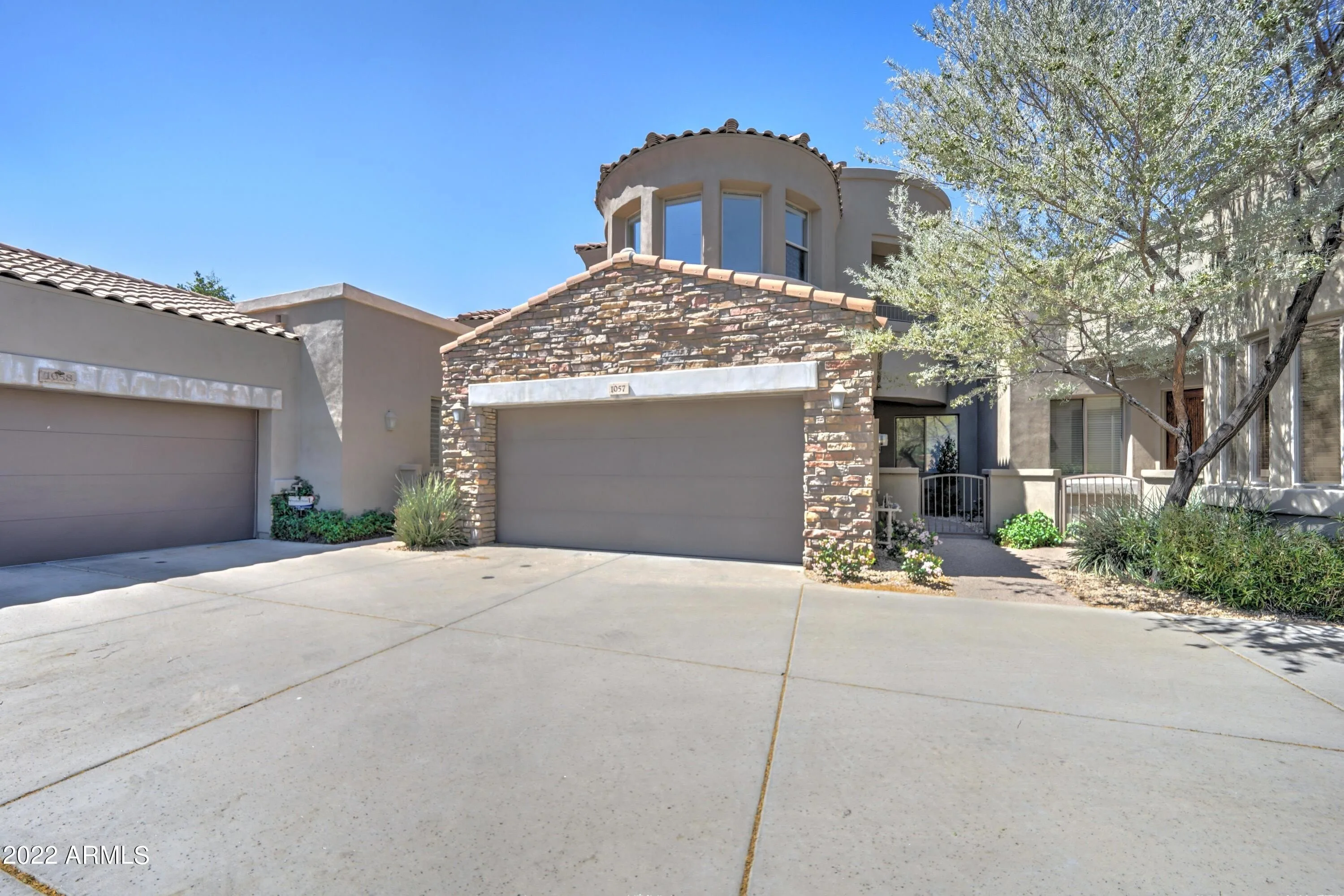 19475 N GRAYHAWK Drive photo 3