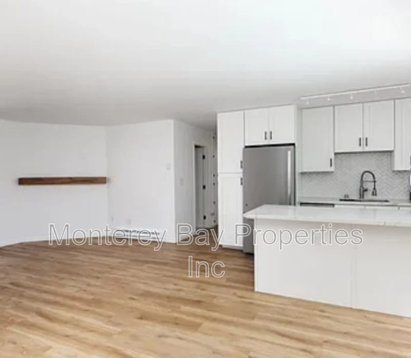 825 Balboa Avenue photo 3
