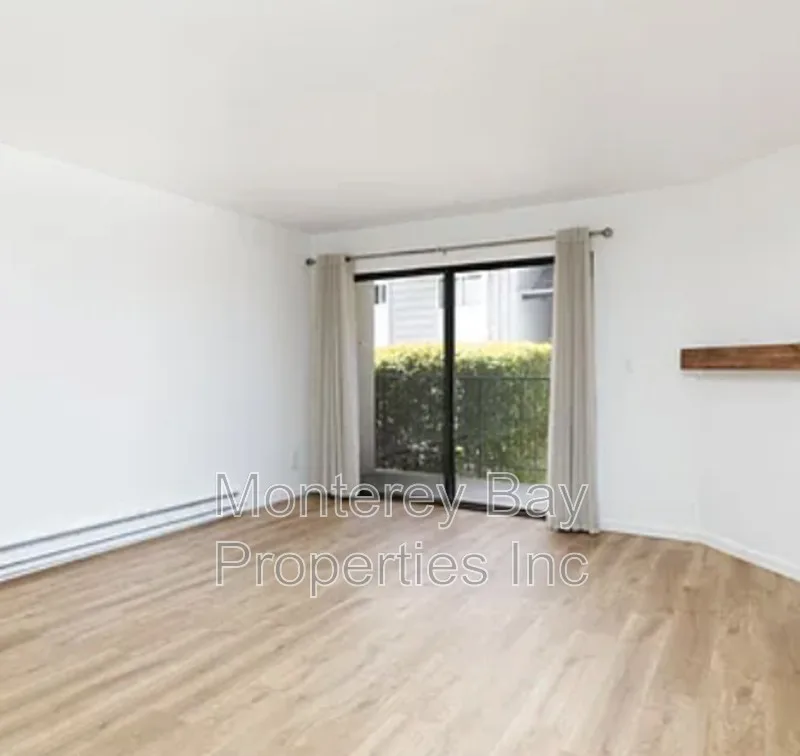 825 Balboa Avenue photo 4