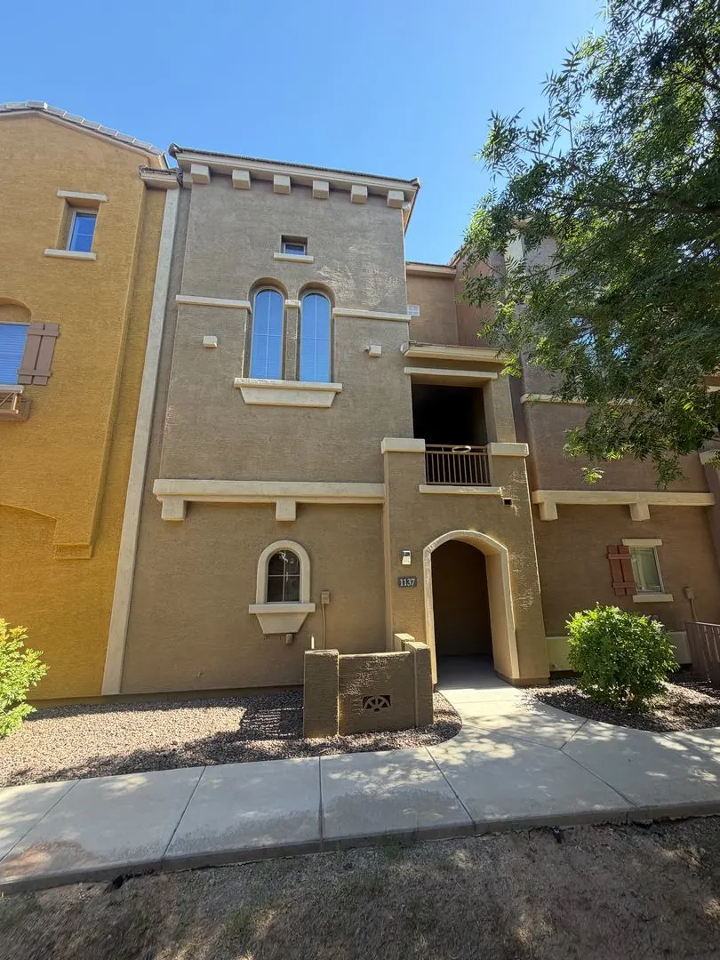 Modern Townhome Living in Chandler – Comfort  Convenience in One photo 5