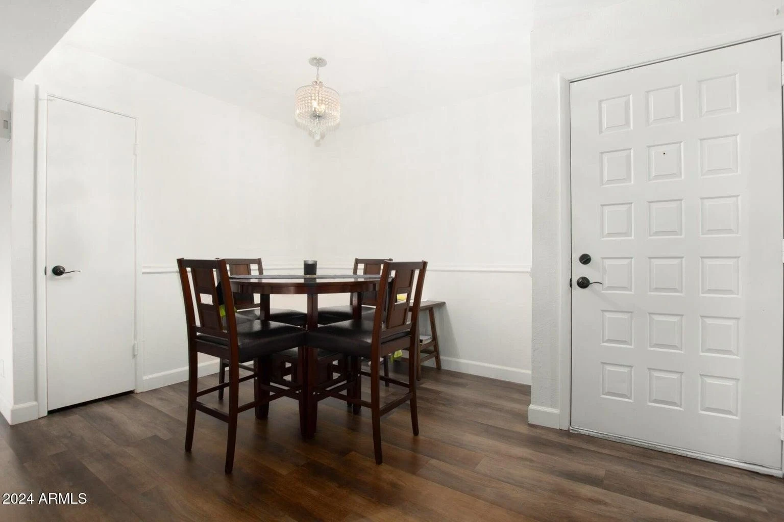 540 N May Street photo 4