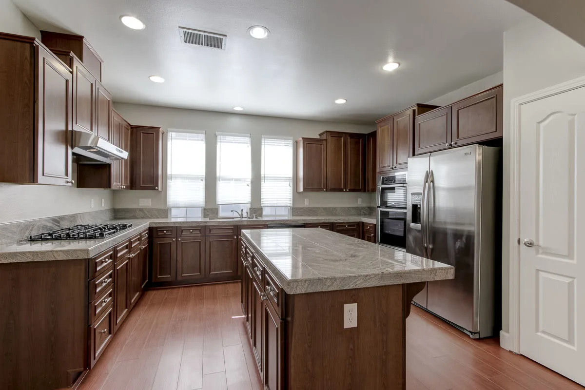 2070 Mary Helen Ln photo 3
