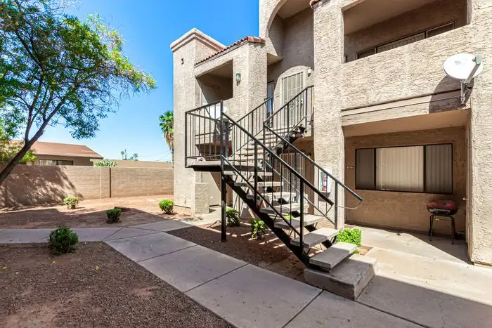 Goldcrest Apartments photo 2