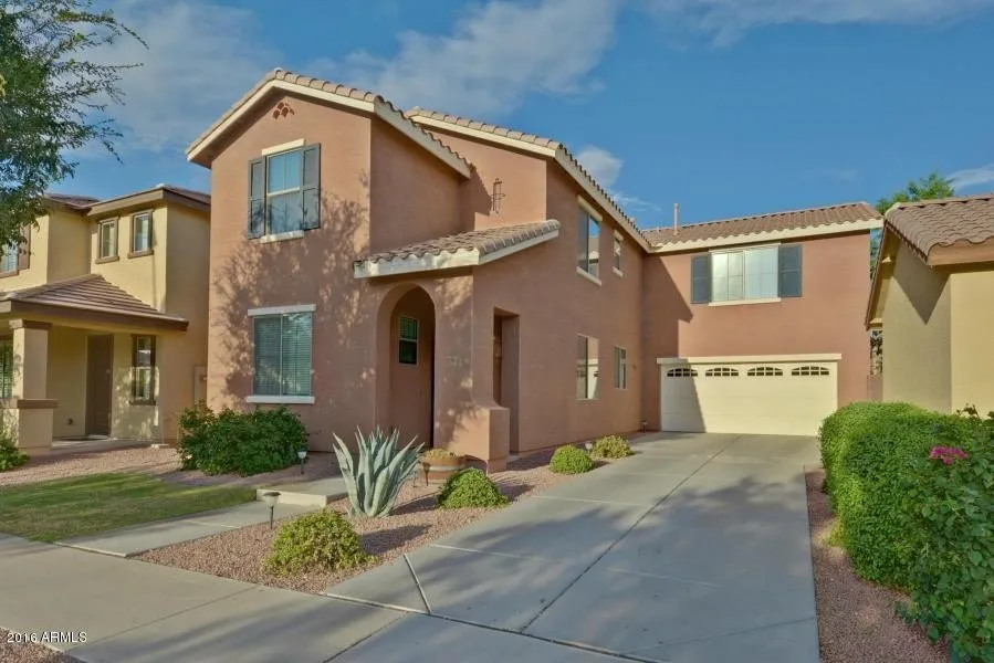 2065 S Martingale Rd Gilbert, AZ 85295 photo 2