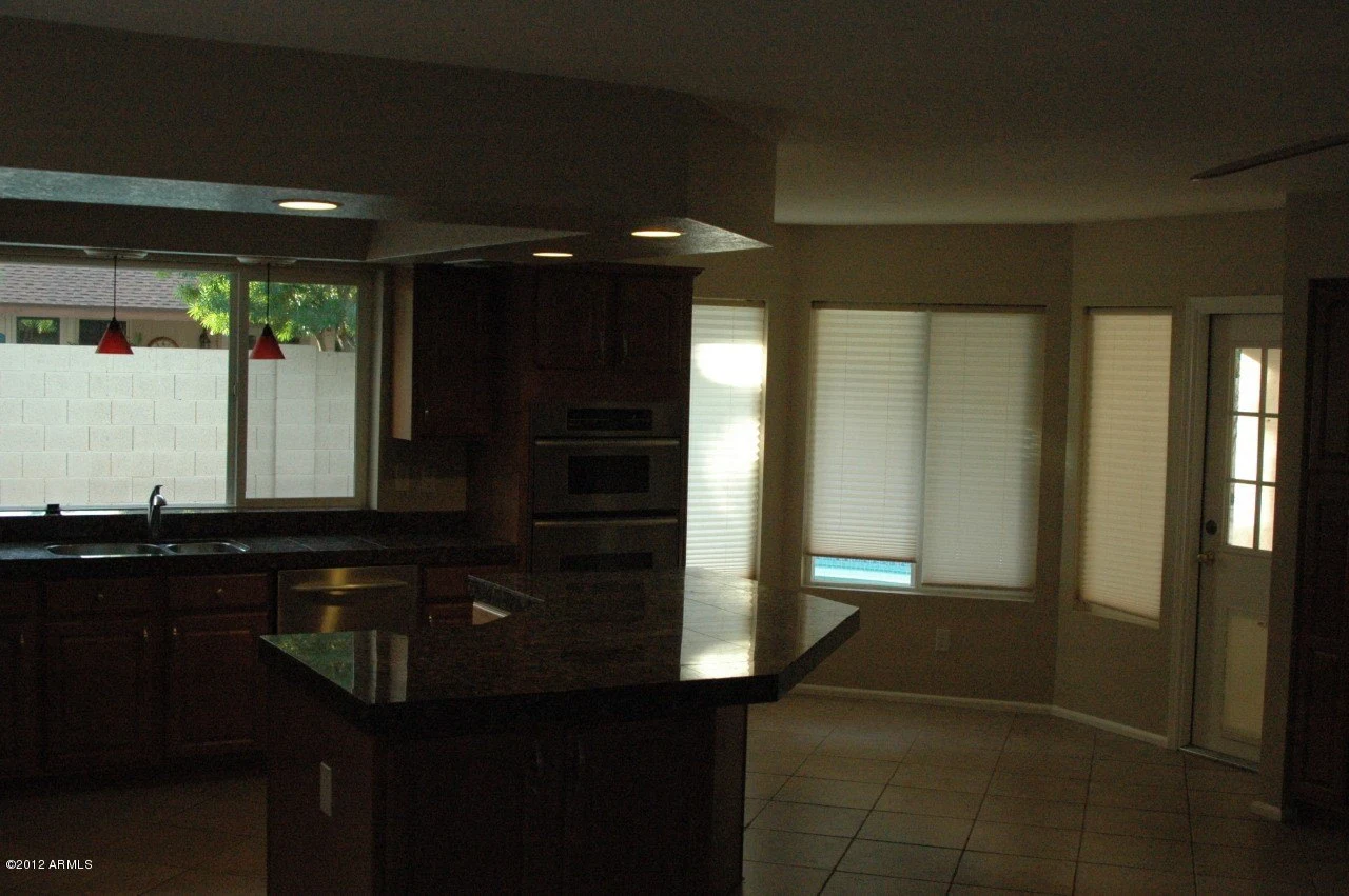 1929 E La Vieve Ln photo 3