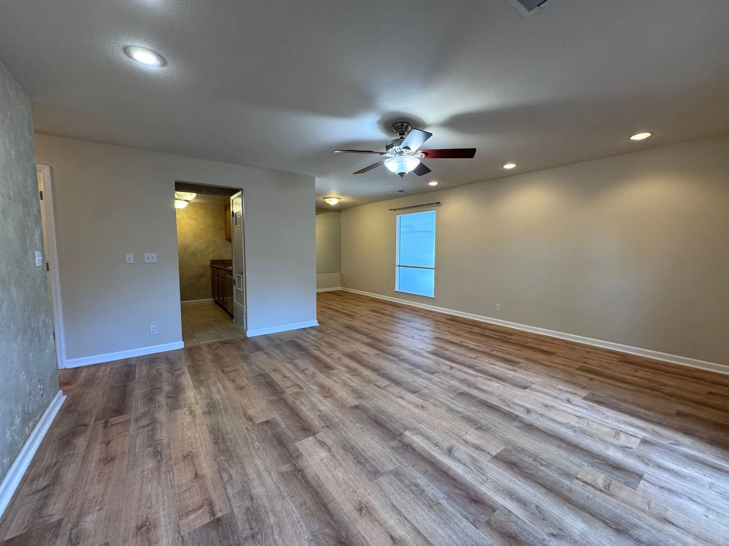 5572 Magnolia Ter photo 5