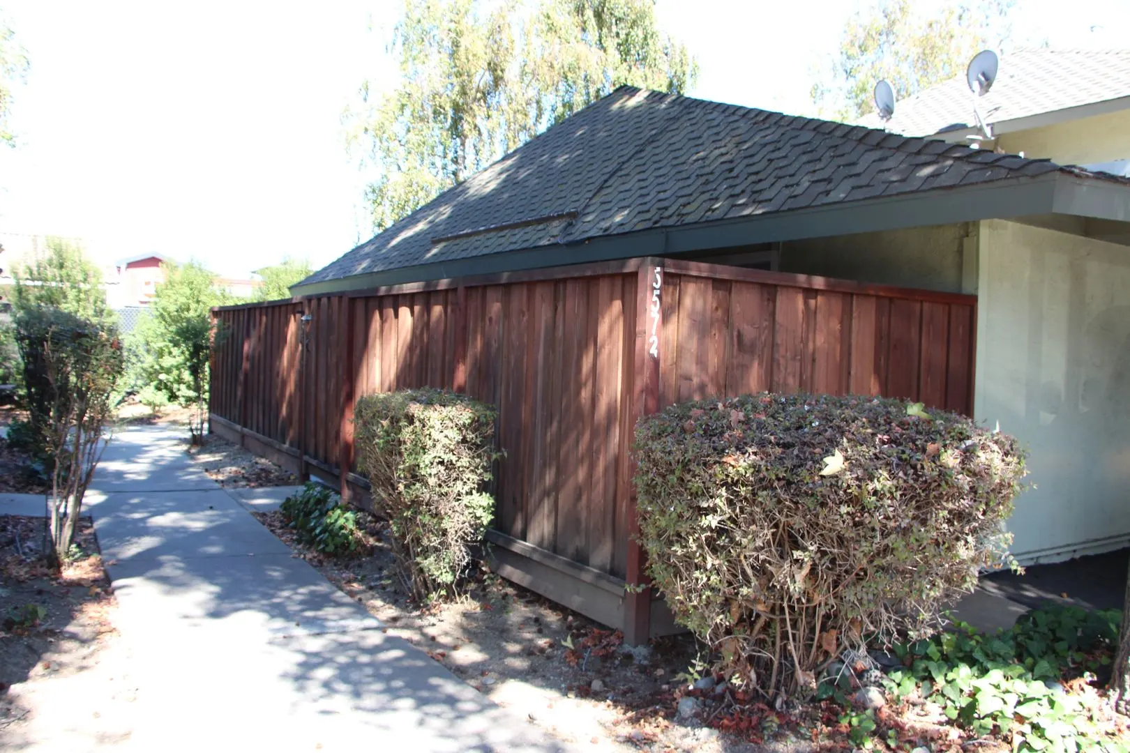 5572 Magnolia Ter photo 2