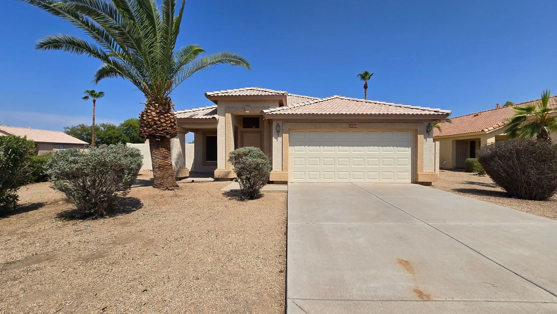 10225 N 94th Ln photo 2