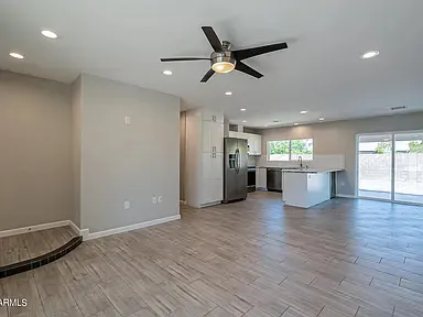 1004 West Fogal Way photo 5