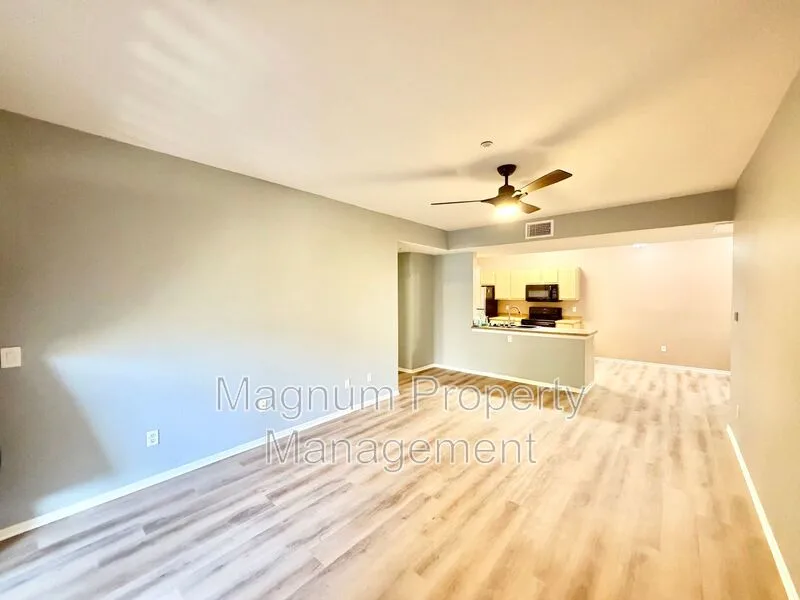 24909 Madison Ave photo 5