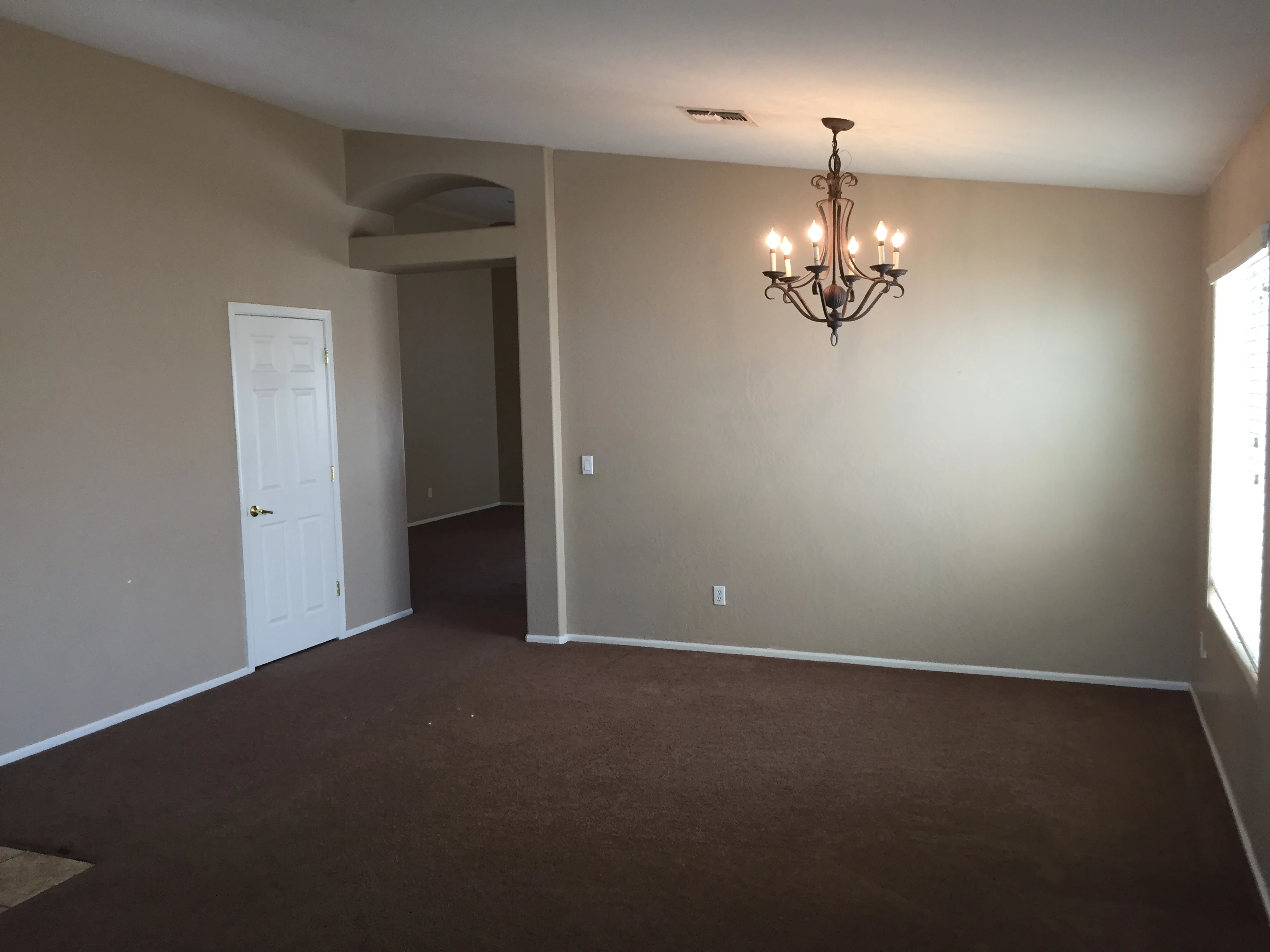 7206 S 58th Ave photo 3