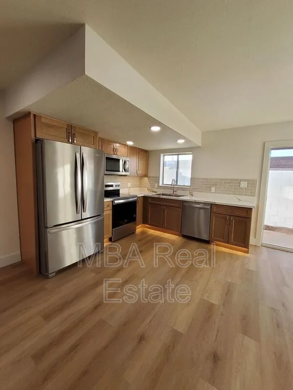 5040 N 18th Ave Phoenix, AZ 85015 photo 2