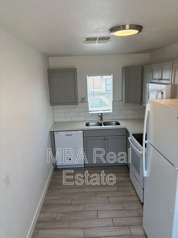 5040 N 18th Ave Phoenix, AZ 85015 photo 5