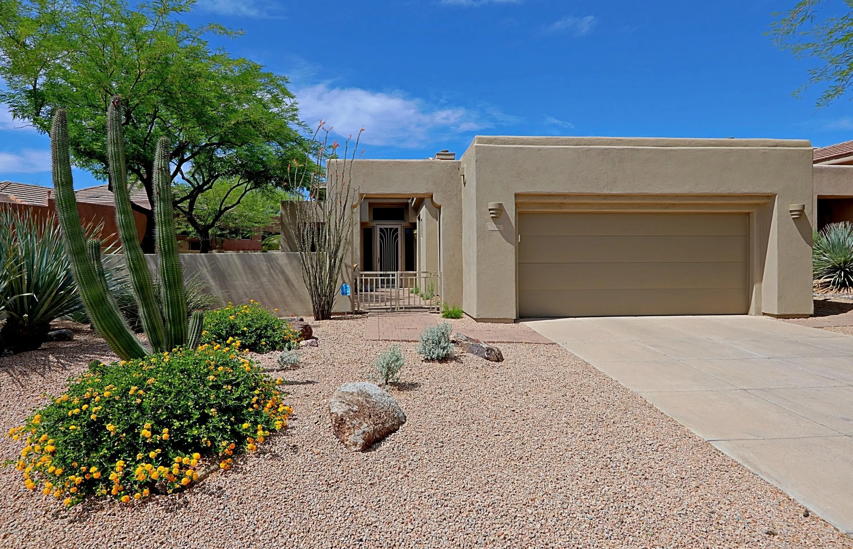 7122 E ALOE VERA Drive photo 2