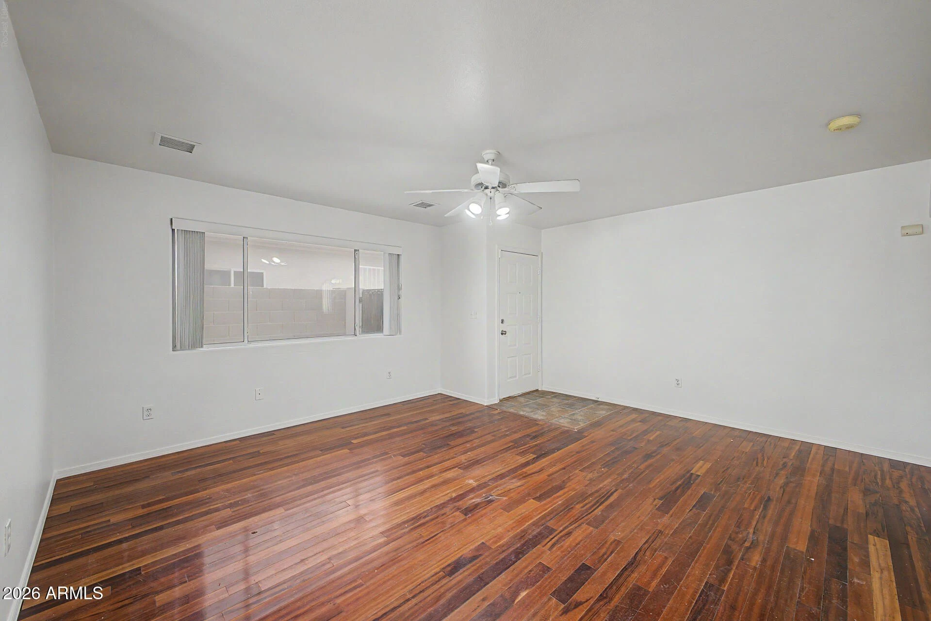 1830 N Center Ave photo 4