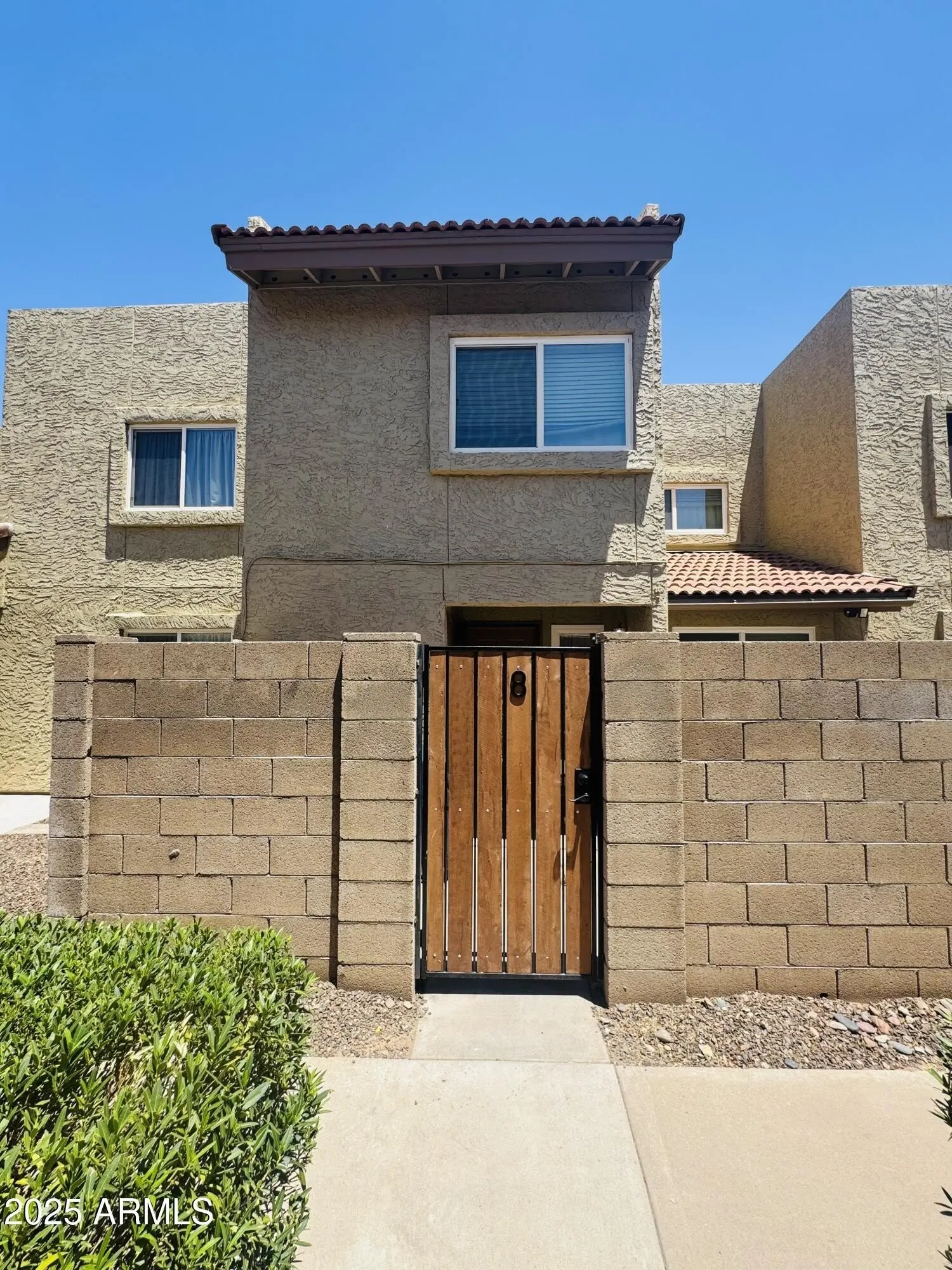 222 W Brown Rd Mesa, AZ 85201 photo 2
