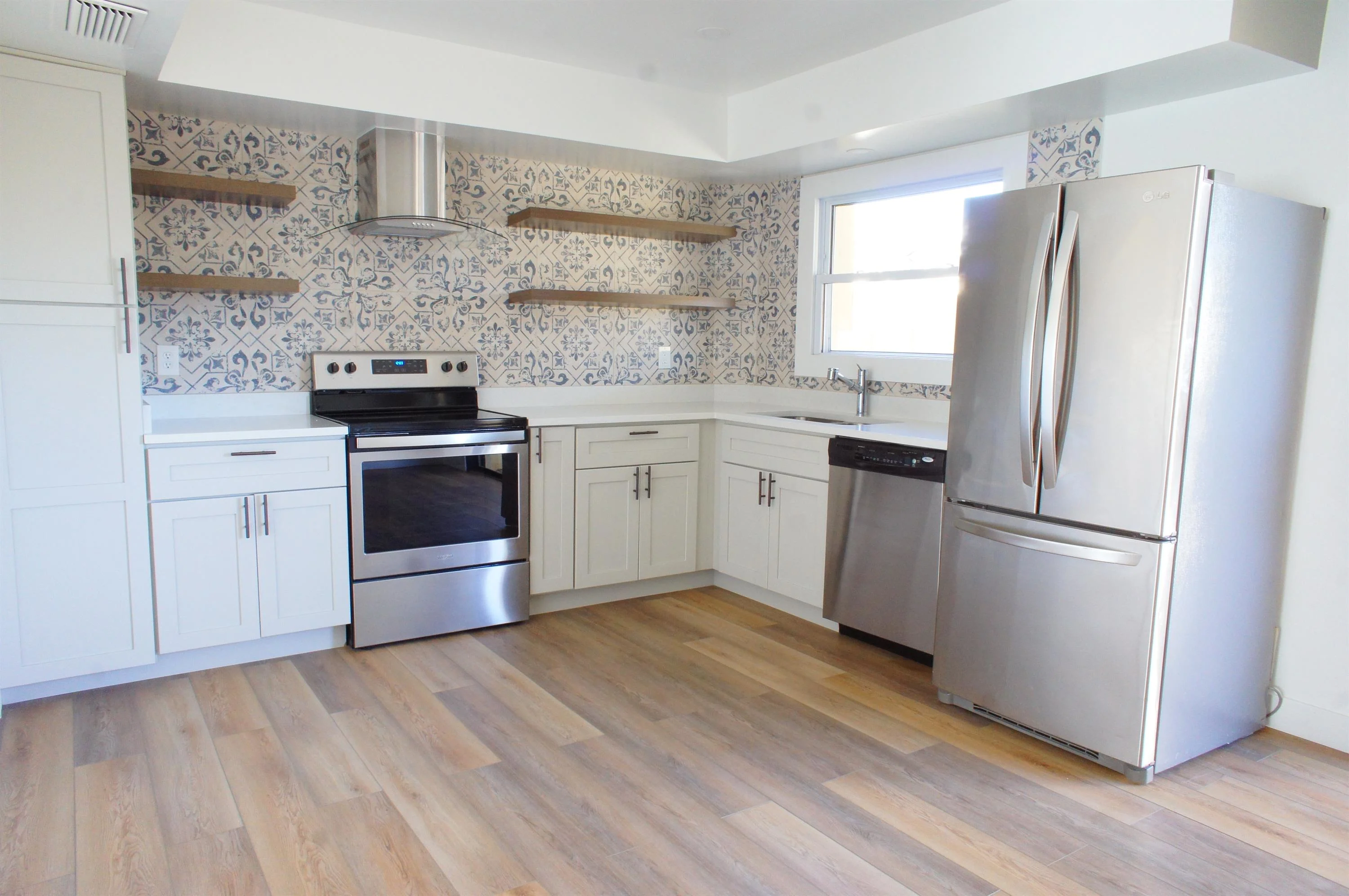 3827 S Mill Ave photo 2