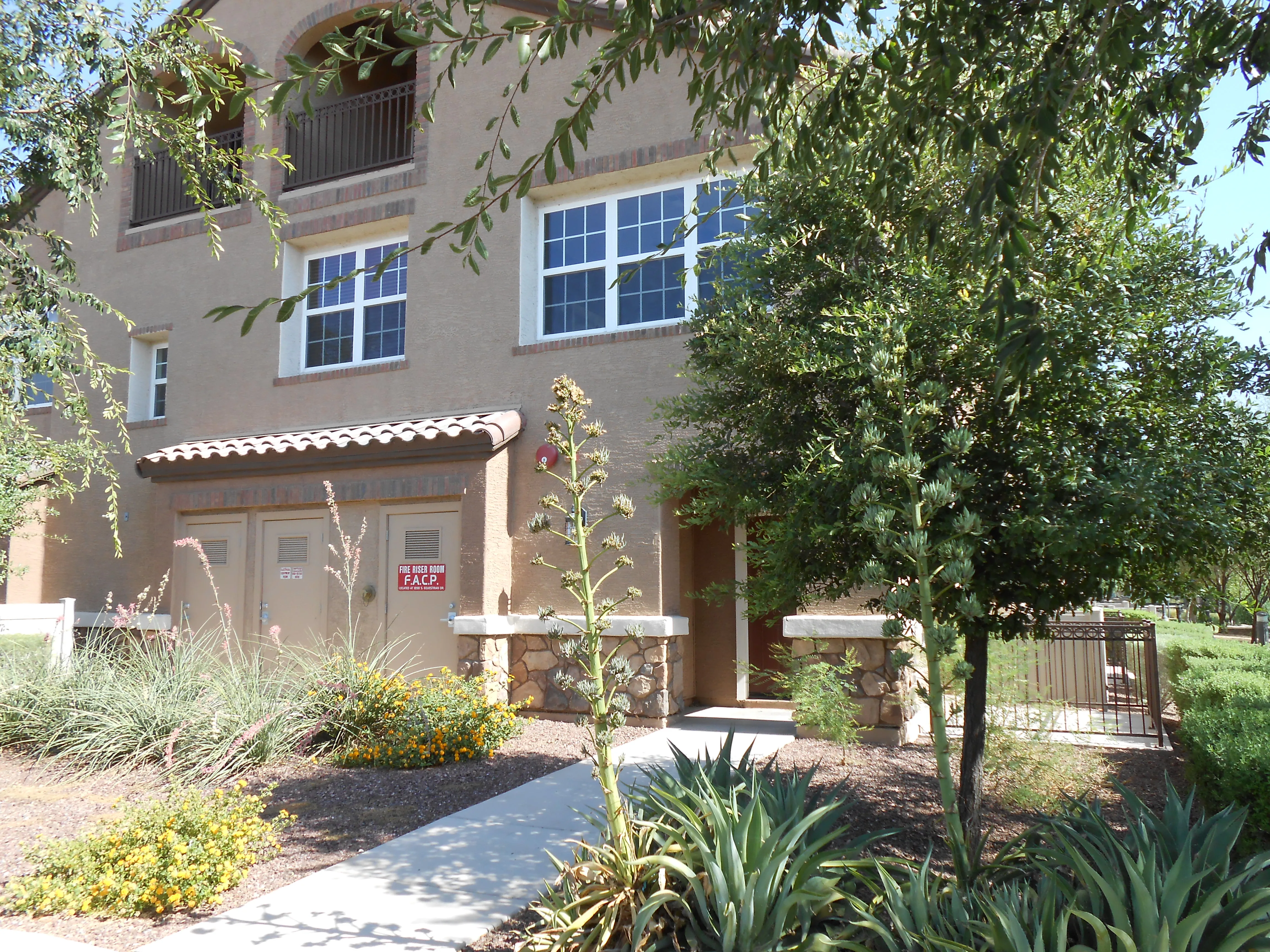 2670 S VOYAGER Drive photo 2