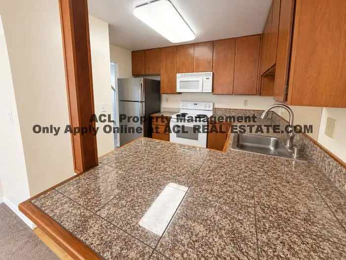 273 Sunset blvd photo 5
