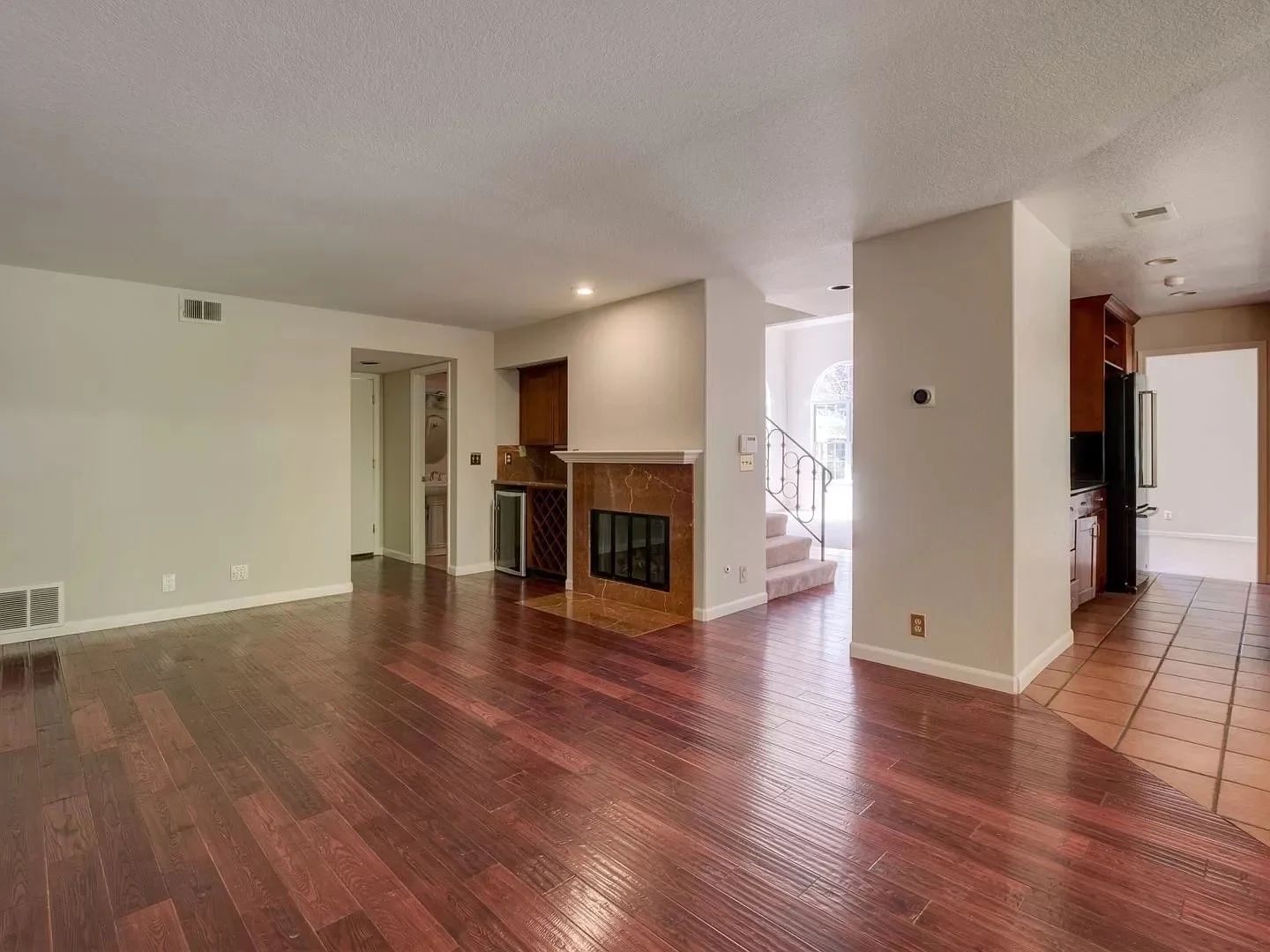 1299 Cuernavaca Circulo Mountain View, CA 94040 photo 3