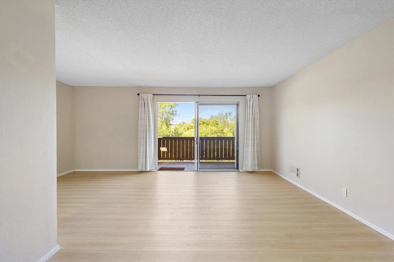 1327 Webster St #B305 - Studio | 1 bath | Condo photo 5