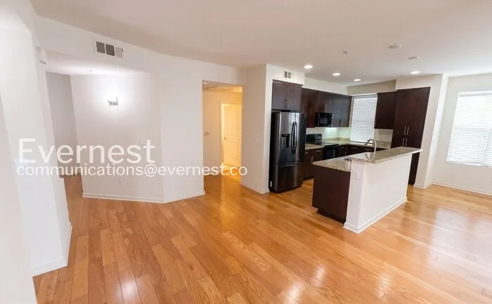 4463 Hyde Common photo 5