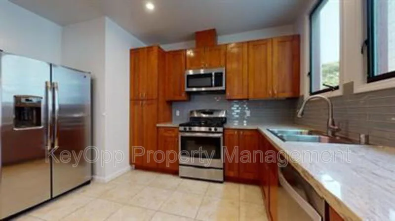 806 35th Avenue photo 4