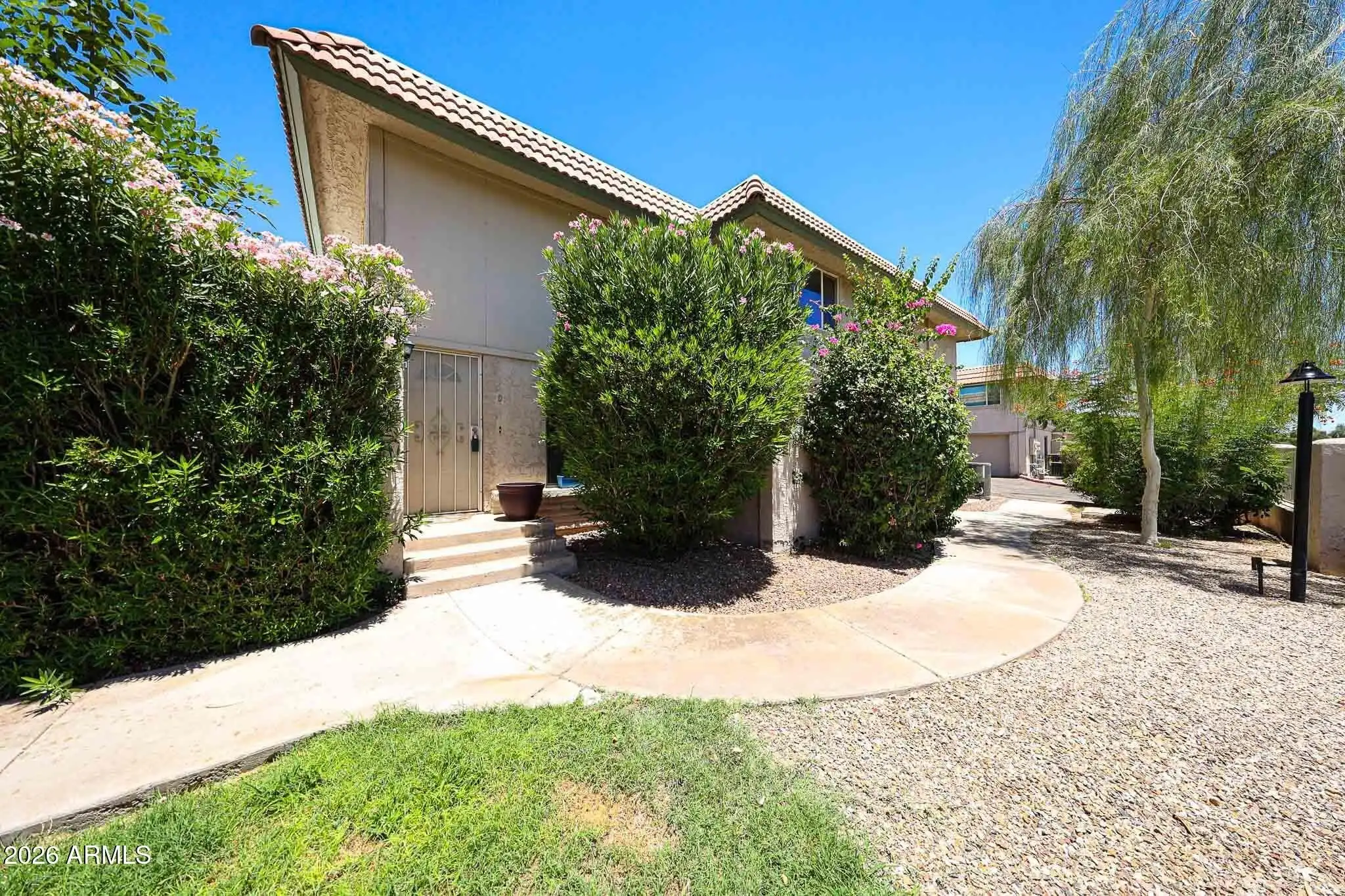 5634 S Captain Kidd Ct Tempe, AZ 85283 photo 2