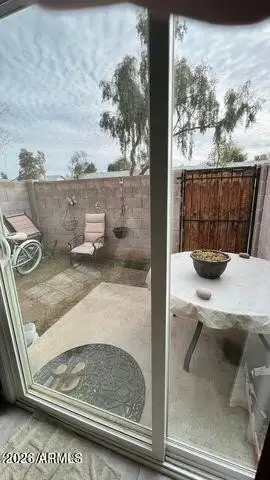 1055 W 5TH Street photo 3