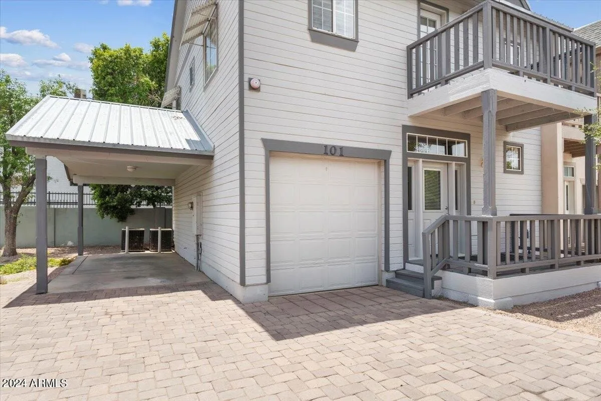 2016 S HAMMOND Drive photo 2